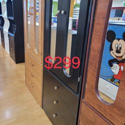 Wardrobe with mirror and drawer