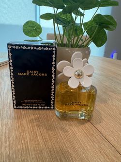 Title: Marc Jacobs Daisy Perfume 3.3 oz / 100 mL – Like New With Box