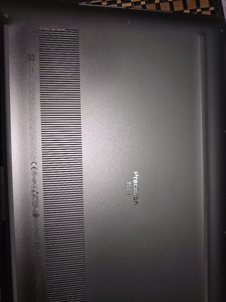 Dell Precision 5560 Laptop