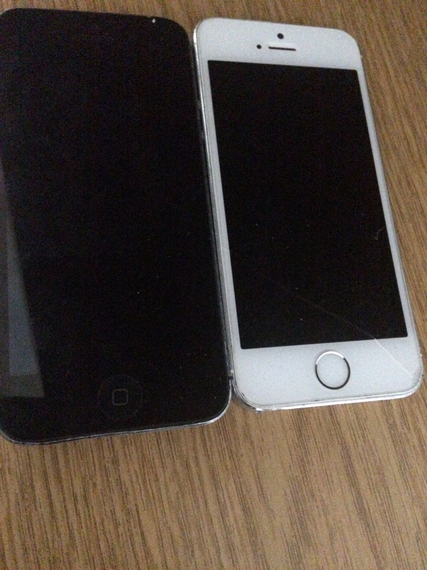 iPhone 5s and 5 (for parts only )