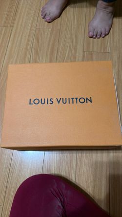 Original Women’s Louis Vuitton Sneakers size 7.5 New