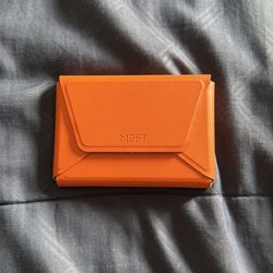 Moft snap field wallet with MagSafe