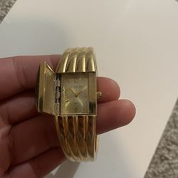 Gold Watch/bracelet