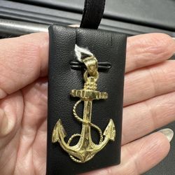 10k  ANCHOR CHARM 