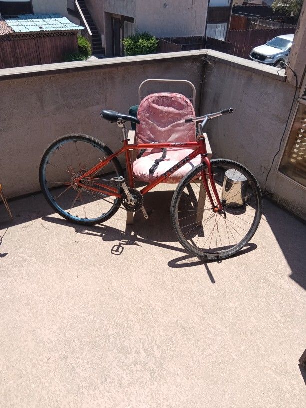 TREK Mountain Track 820