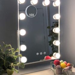 Makeup mirror