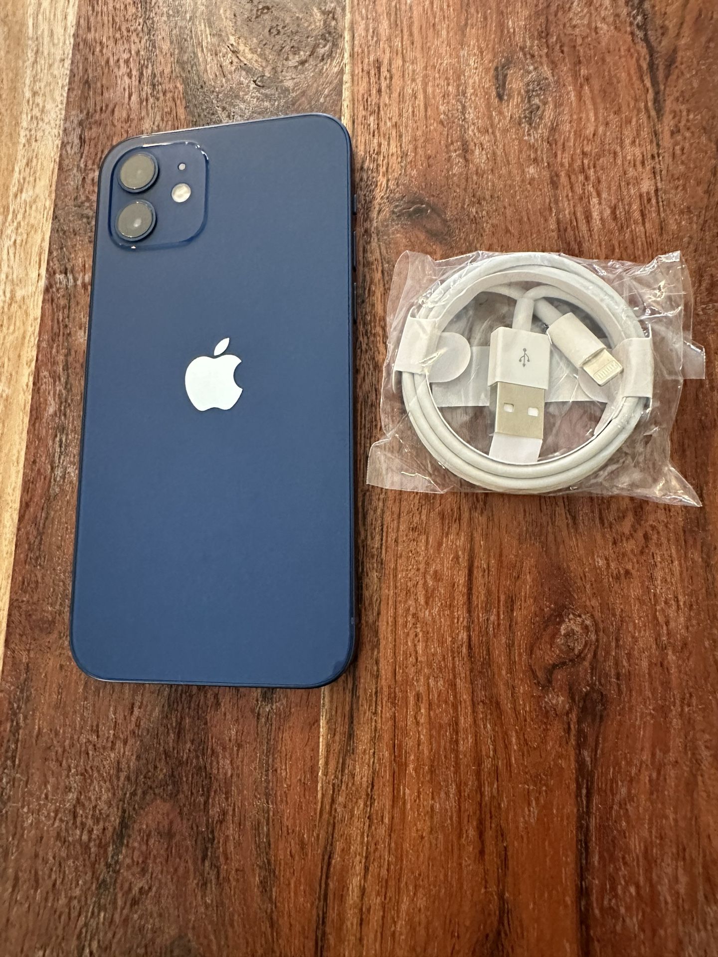 iPhone 12 5G 64 GB Blue Unlocked Excellent Condition