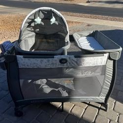 Graco Pack And Play With Bassinet And Changing Table 