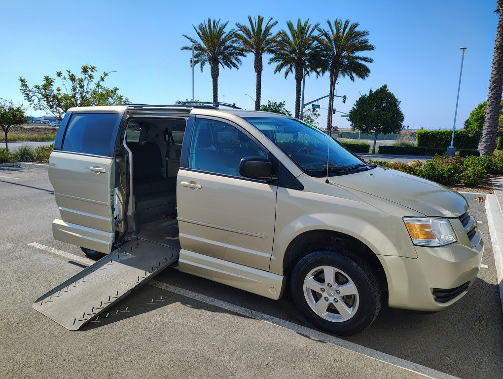 2010 Dodge Grand Caravan Hero♿ Wheelchair, Handicap, Mobility van