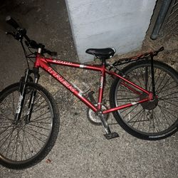 TREK MOUTAIN BIKE 