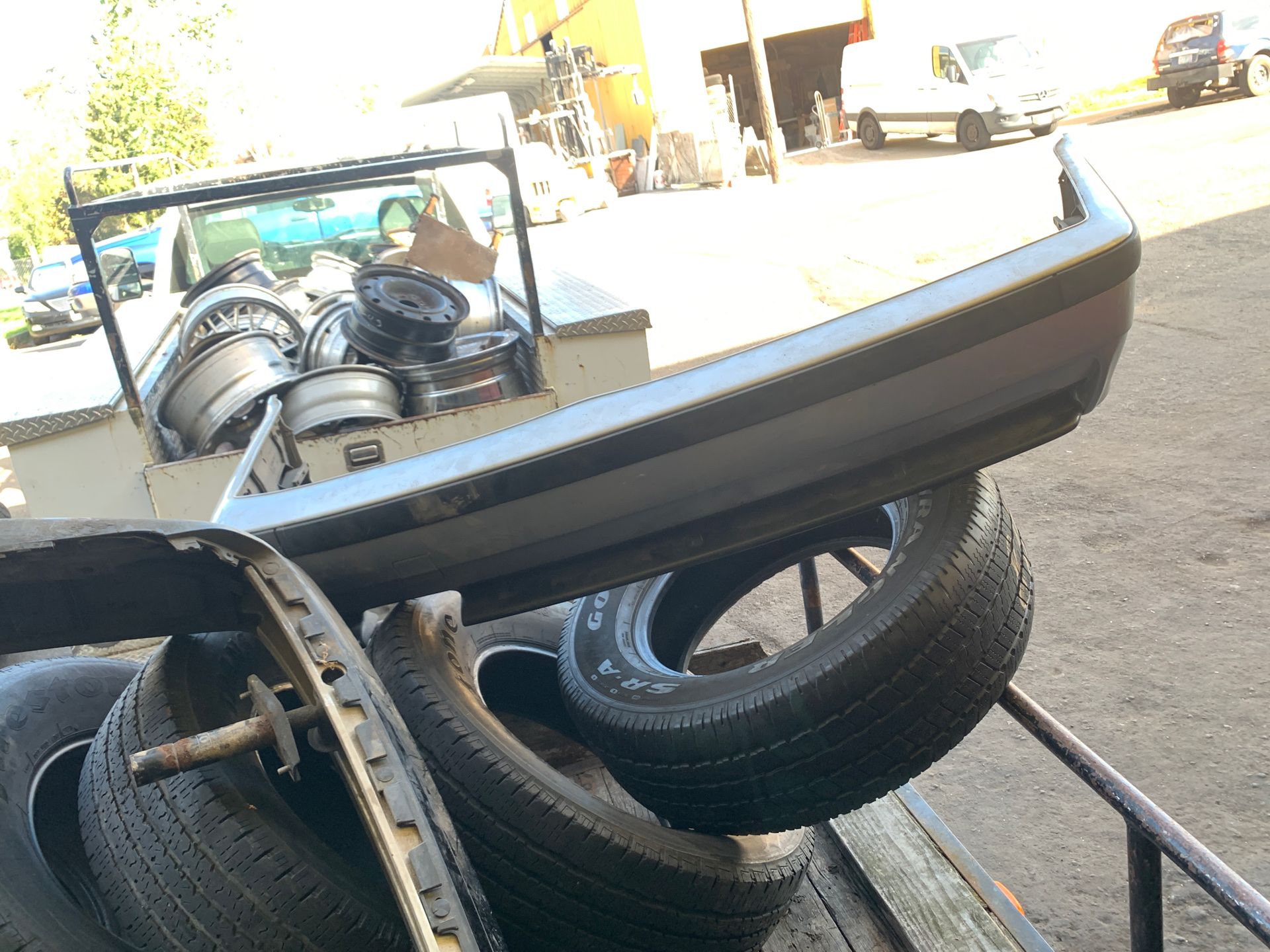 2 rear bumpers for e36 and side skirts