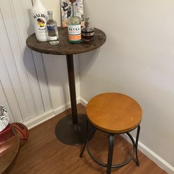 Cocktail Table and Stool