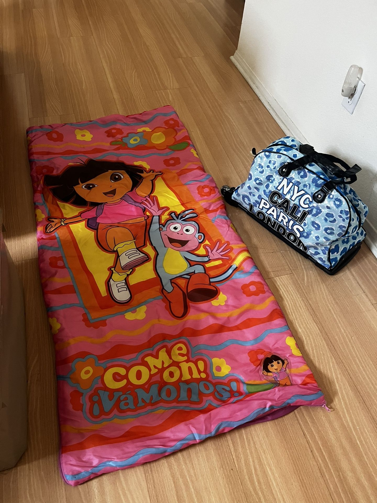Dora Sleeping Bag, Over Night Wheeler