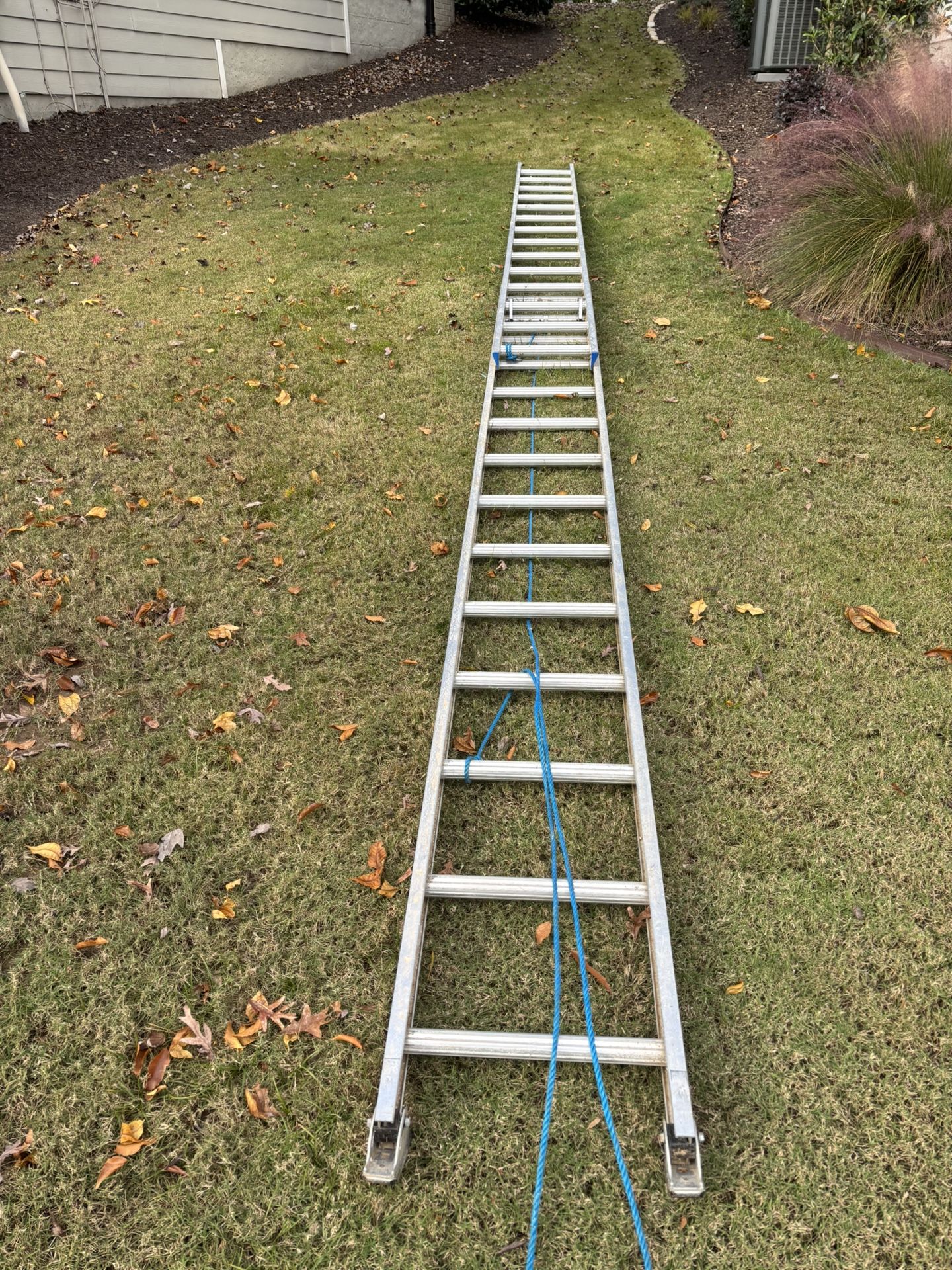 Werner 28-ft Aluminum Extension Ladder