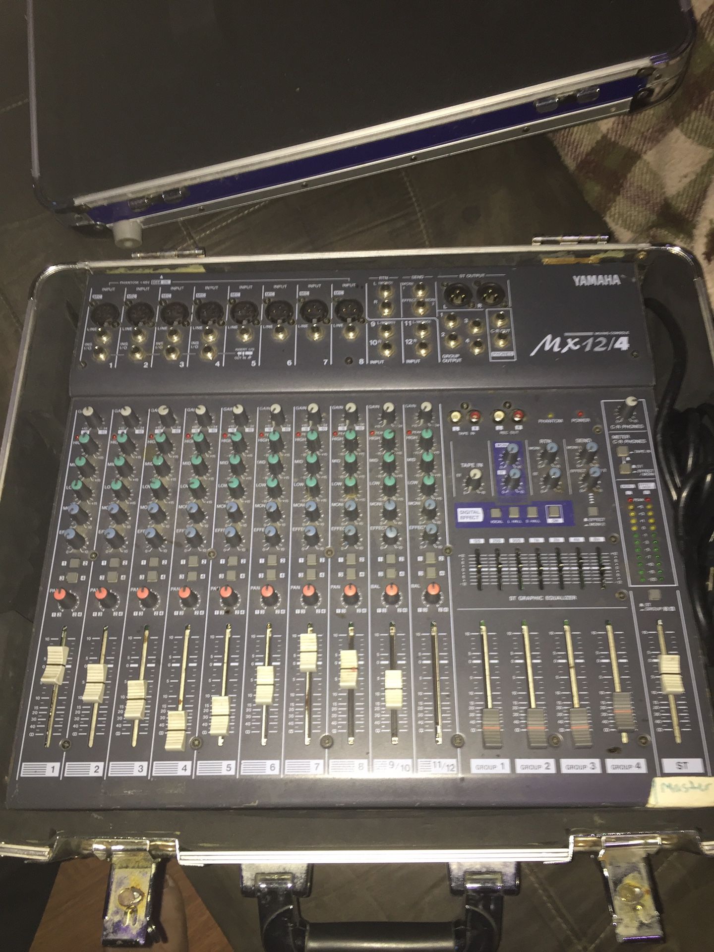 Yamaha Mx 12/4 pro audio mixer.