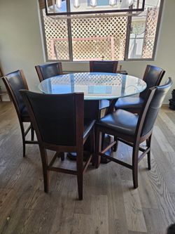 Dinning table + 6 chairs