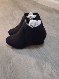 Booties 71/2 wide