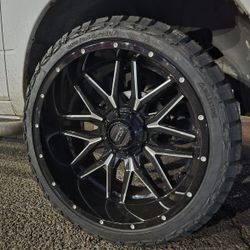 24x12 Rims And Tires 33/1250/24