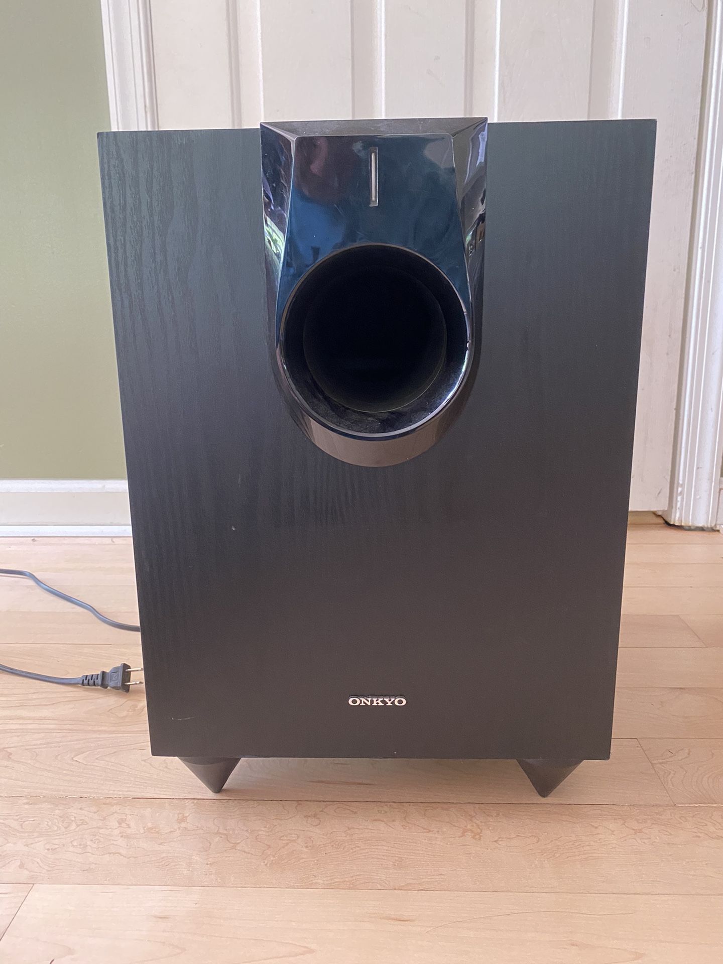 Onkyo Skw-580 163 watt Powered Subwoofer