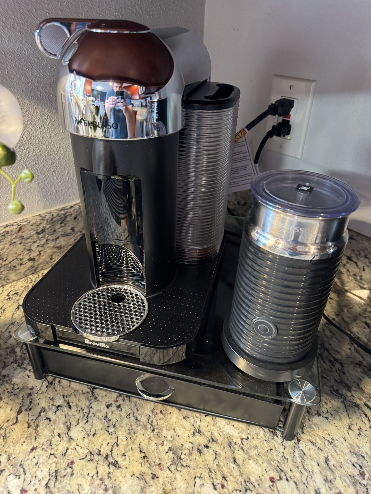 Breville nespresso + Froth + Stand/pod Holder 