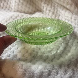 Antique Anchor Hocking Uranium Glass Bowl