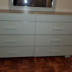 6 Drawer Dresser With Mirror And Matching Night Stand