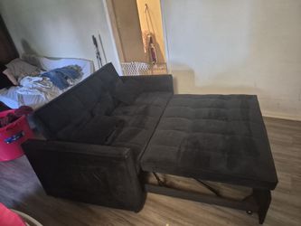 Little blk pull out couch