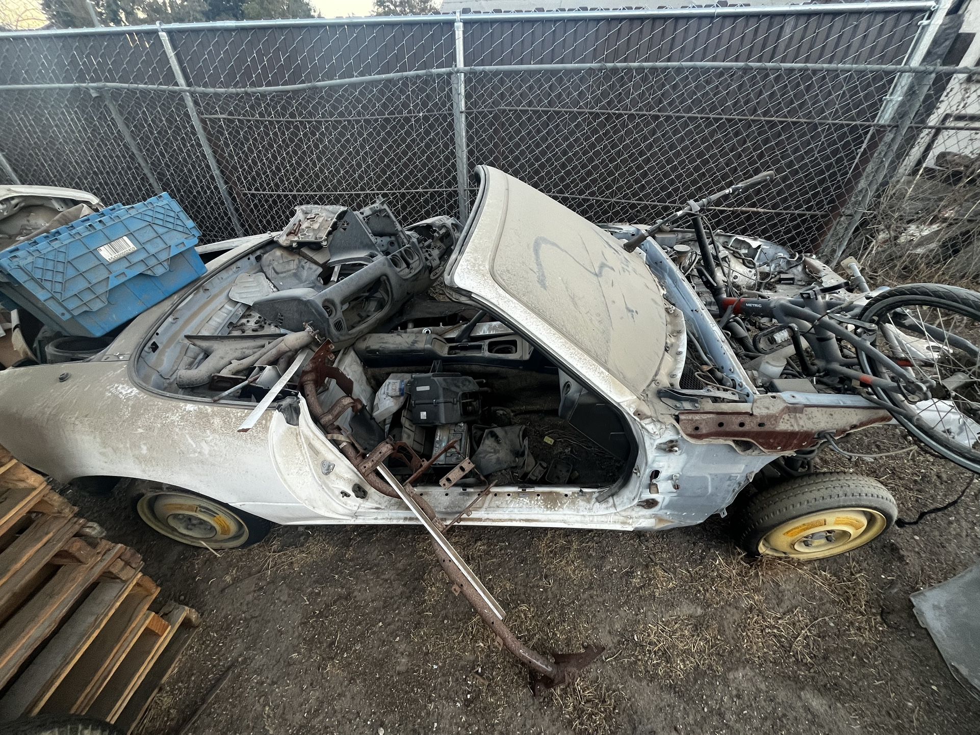 1993 Mazda Miata Part out