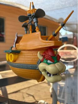 Bowser ship toy