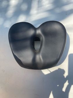 Black Ergonomic Seat Cushion with Cutout