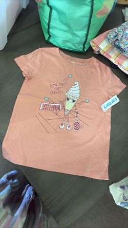 Girl’s shirt size 10/12