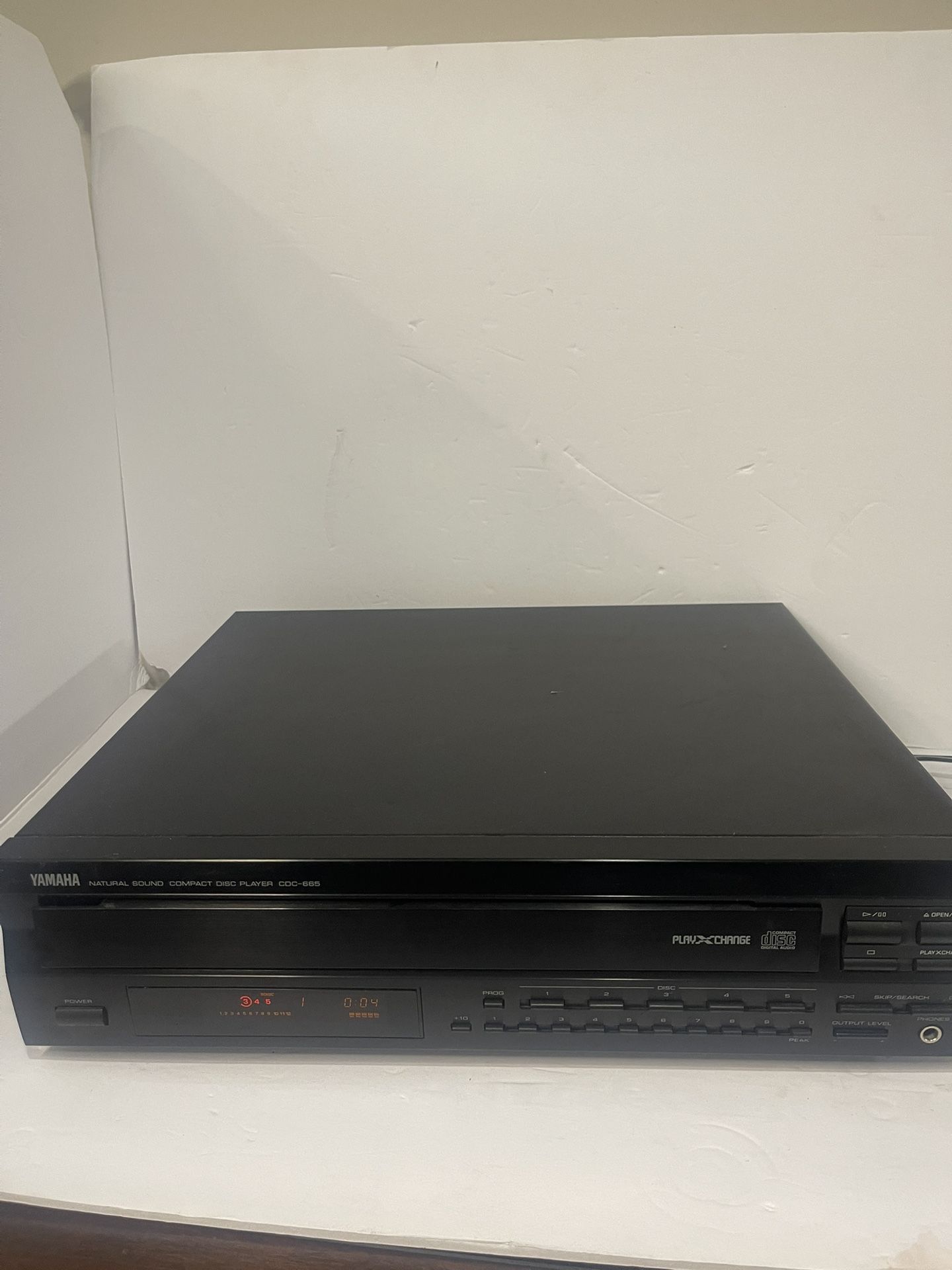 Yamaha 5 CD Disc Changer CDC-665 (tray doesnt close or open with button) Tested