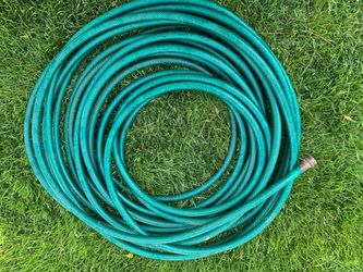 88 FT GREEN GARDEN HOSE, NO LEAKS, NEW WASHERS!
