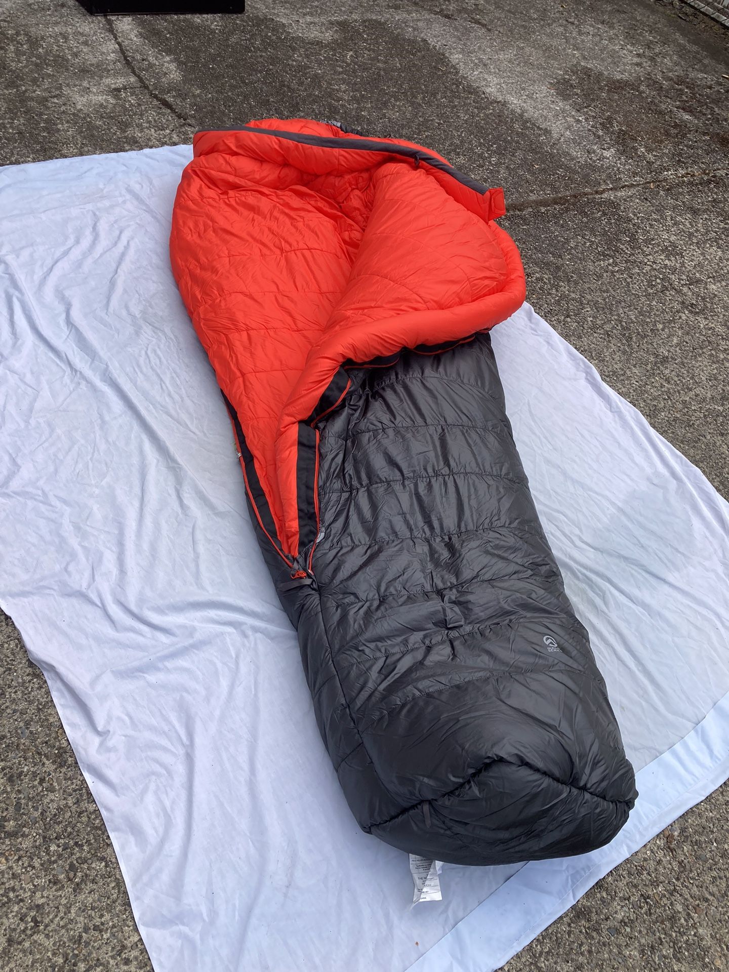 2 North Face Sleeping Bags Goose Down