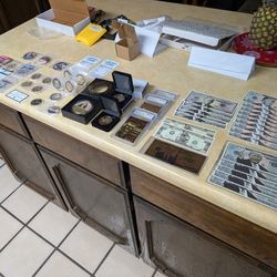 55 PCs. Donald Trump Merchandise 