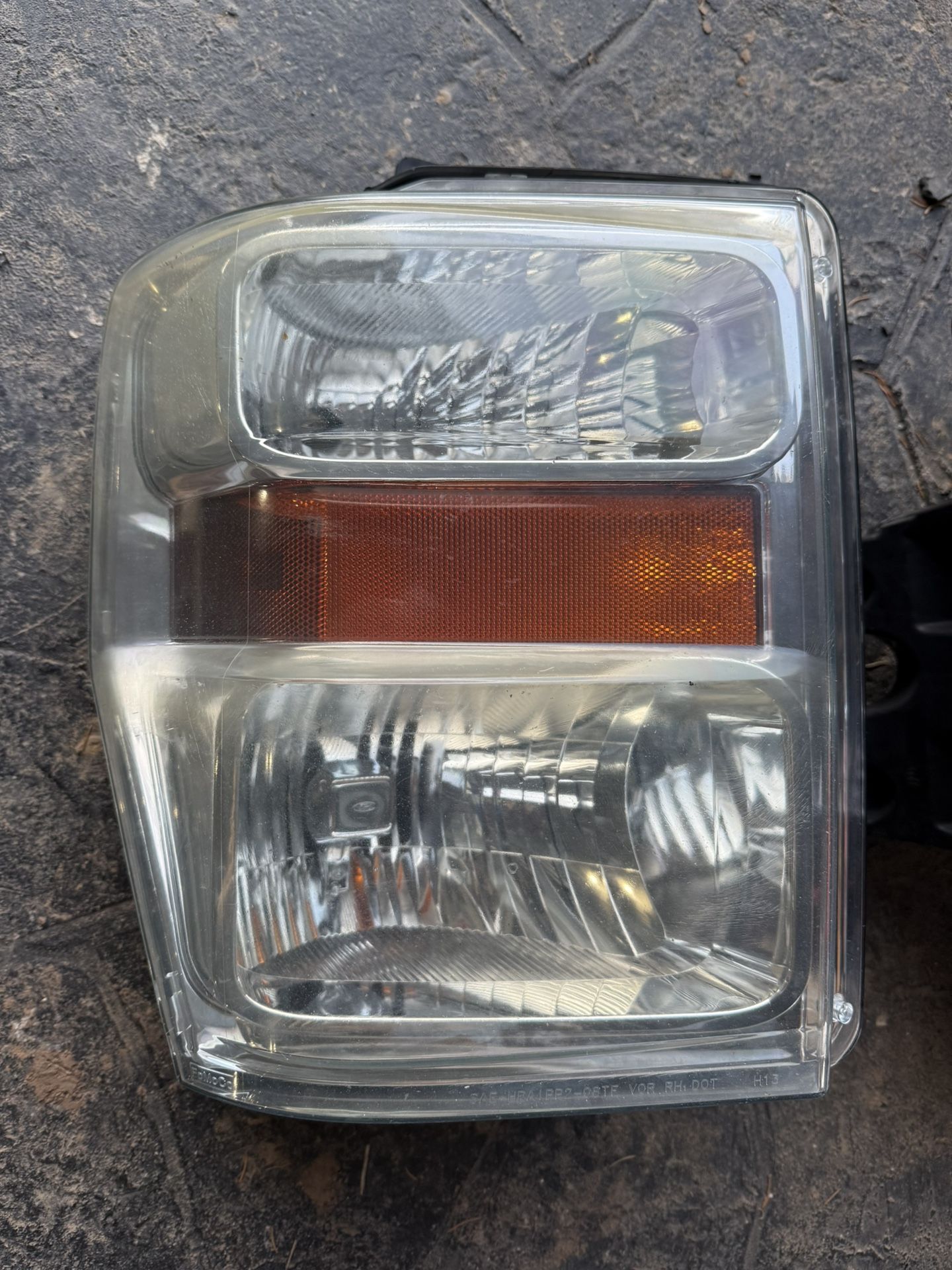 2008 Ford F250 Super Duty Headlights