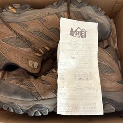 Moab 3 MID Waterproof Hiking Boots