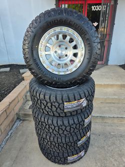 5) 17" ARENA rims w/ 33" RT tires