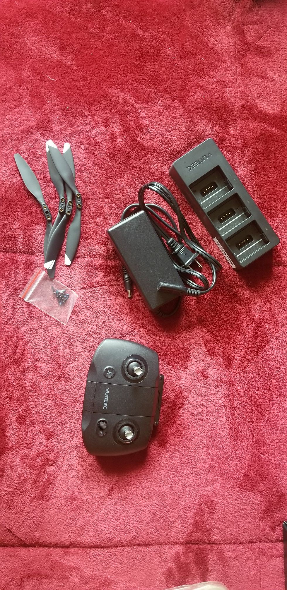 Yuneec Mantis Q Controller, Blades, and Charger