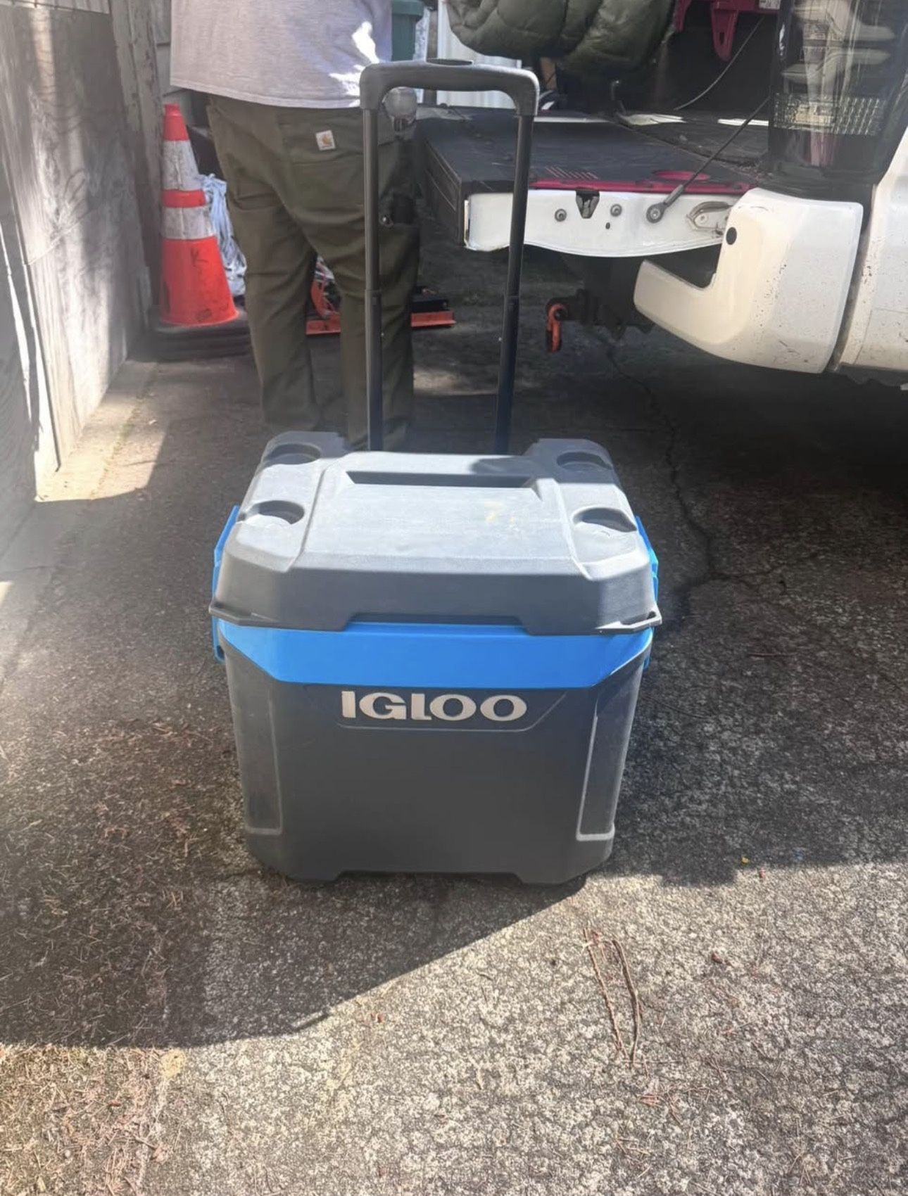 Igloo cooler on wheels