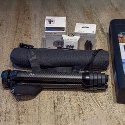 Peak Design Carbon Travel Tripod With All Accessories
