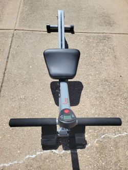 Sunny Health & Fitness Rowing Machine – Works, Discounted