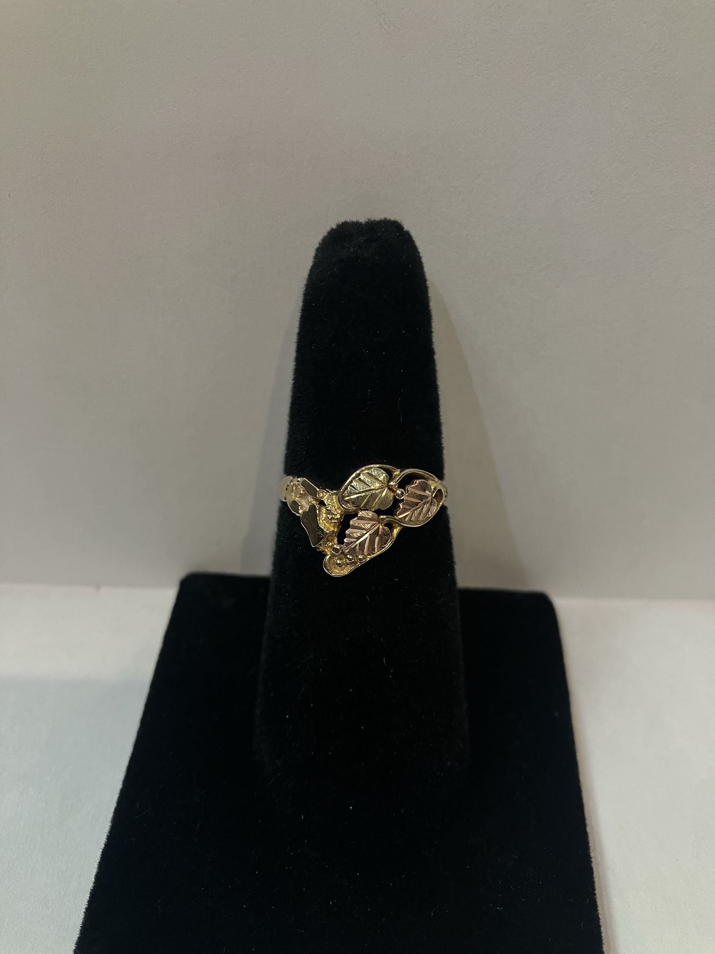 10k gold ring #111196-6 MJ