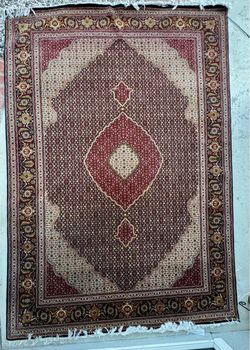 Persian Oriental Medallion hand knotted mahi rug 6’.5” x 10’