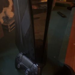 Ps5 (Black Case + Controller)