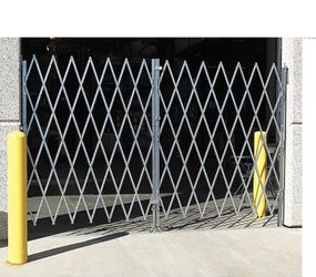ULINE expandable security gate