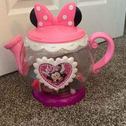 Minnie Mouse Teapot And Various Accessories