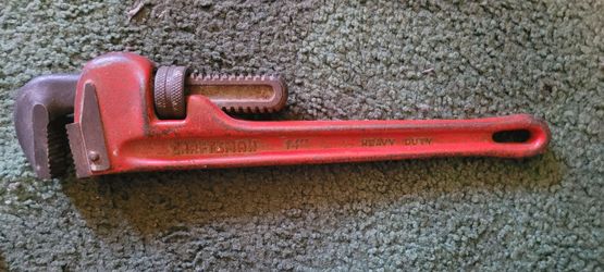 Heavy Duty Red Pipe Wrench 14"