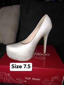New women’s heels shoes size 7.5