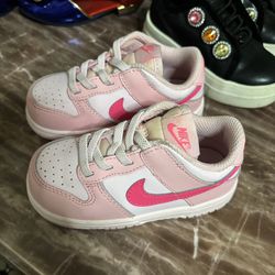 Brand nikes shoes 7c